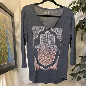 Long sleeve t shirt.